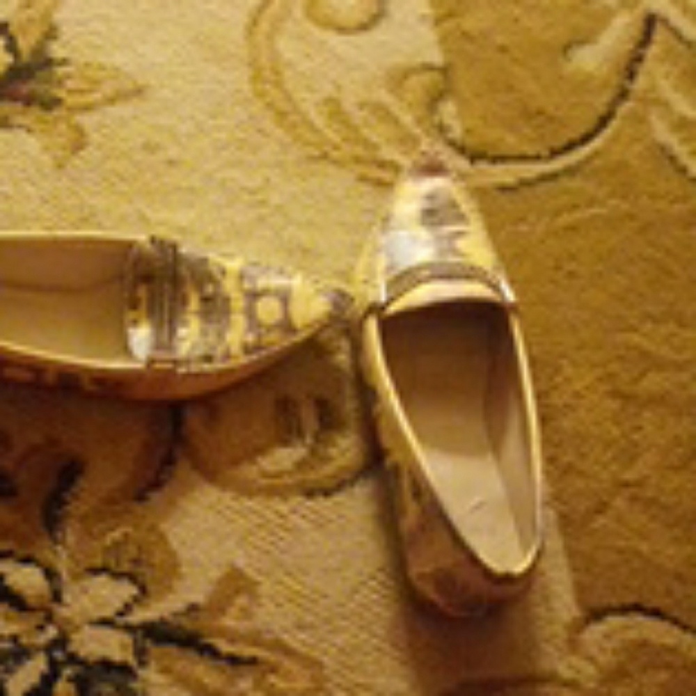Shoes - Picture 2 of 3